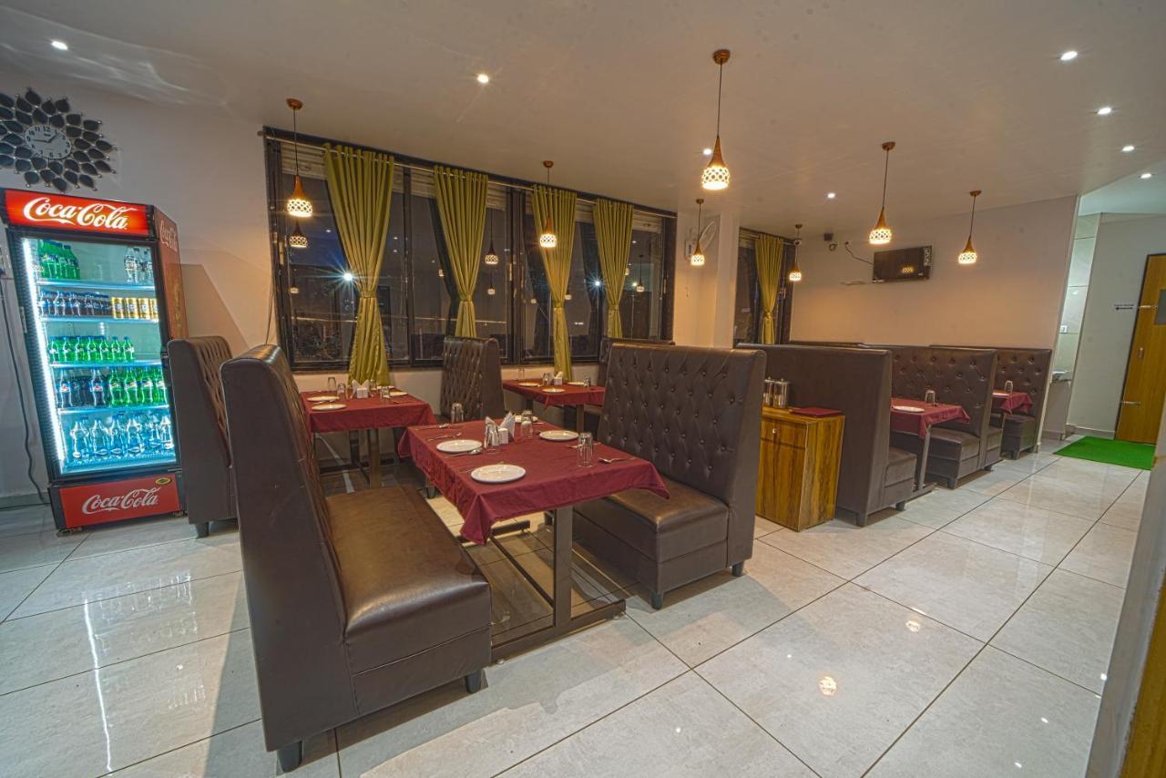 Hotel Saheb Kolhapur Dış mekan fotoğraf