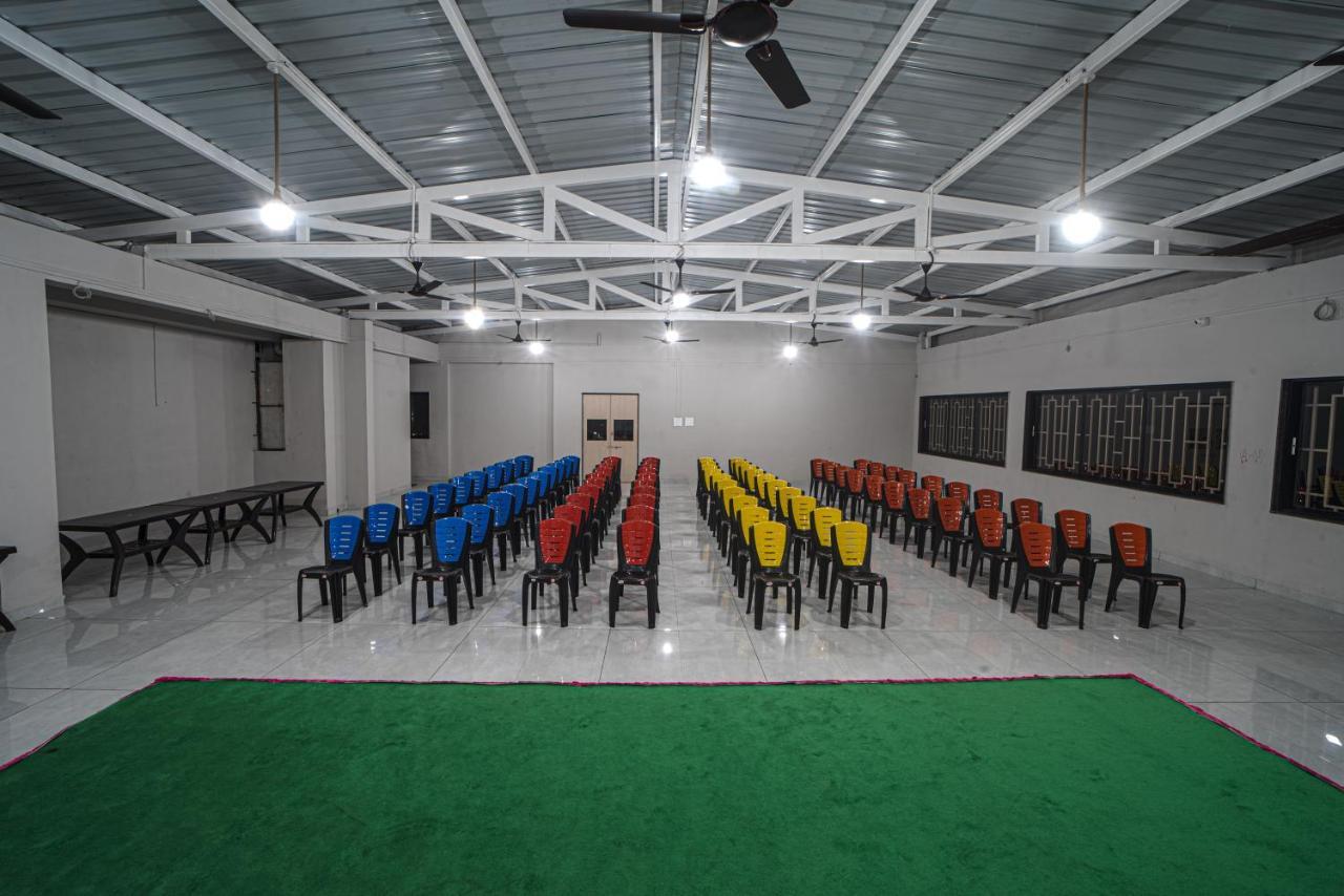 Hotel Saheb Kolhapur Dış mekan fotoğraf