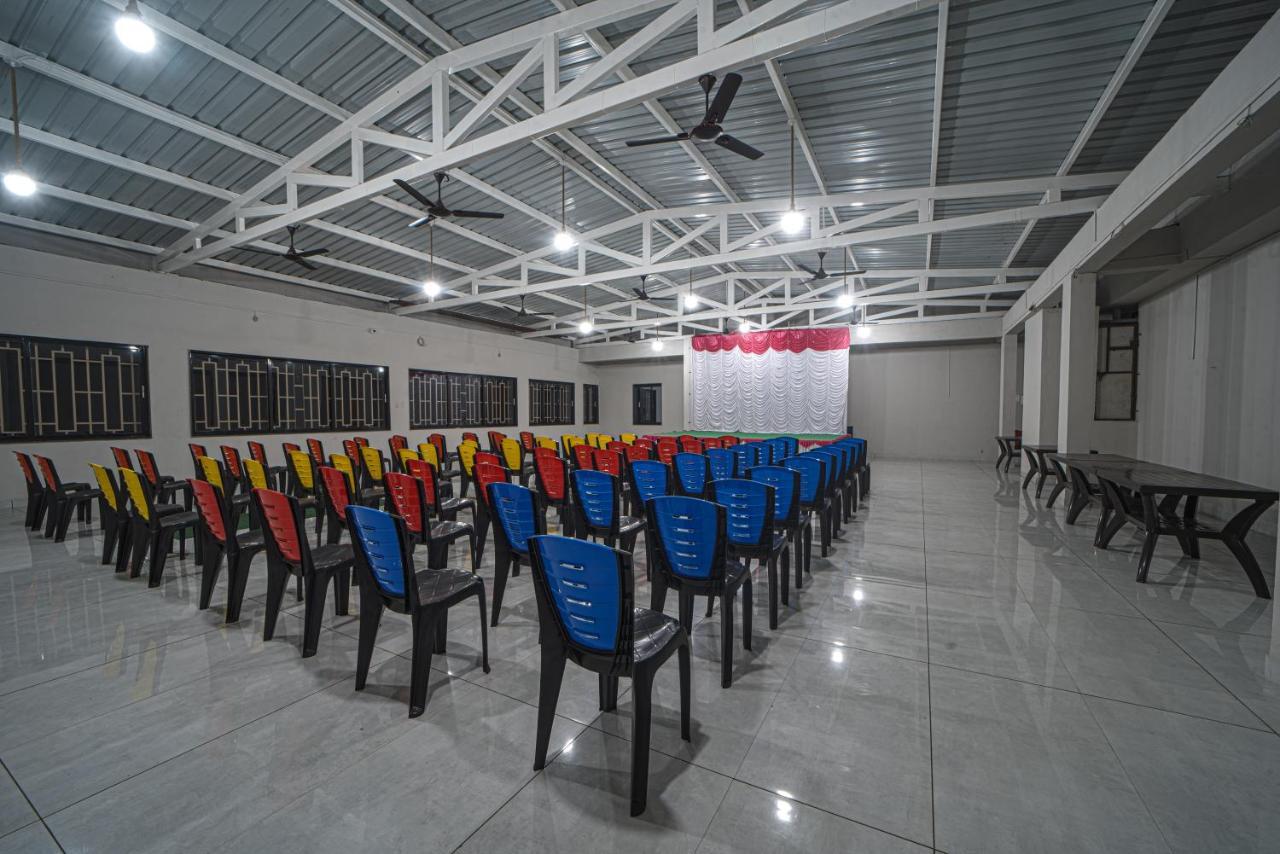 Hotel Saheb Kolhapur Dış mekan fotoğraf