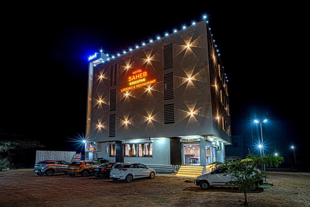 Hotel Saheb Kolhapur Dış mekan fotoğraf