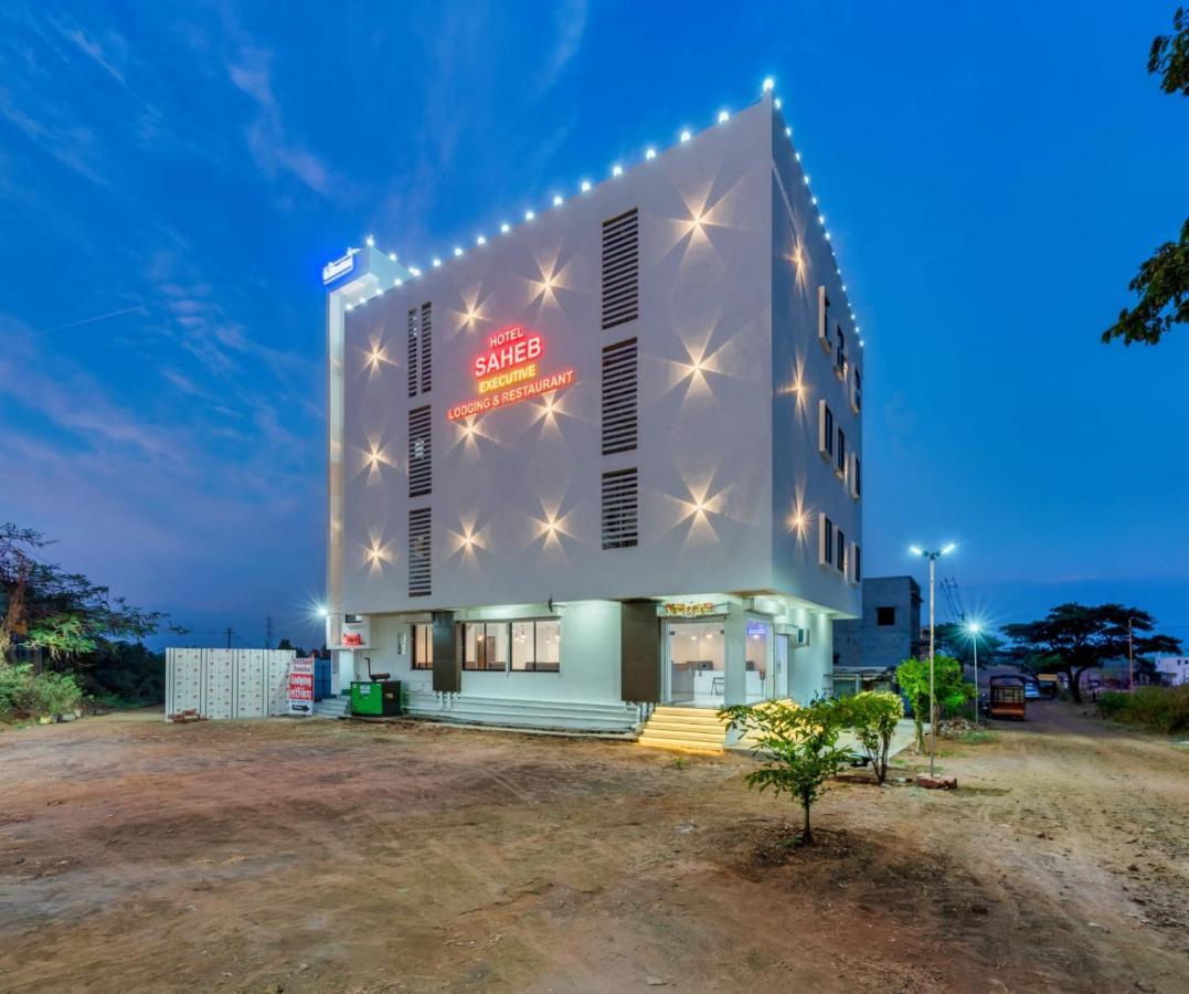Hotel Saheb Kolhapur Dış mekan fotoğraf