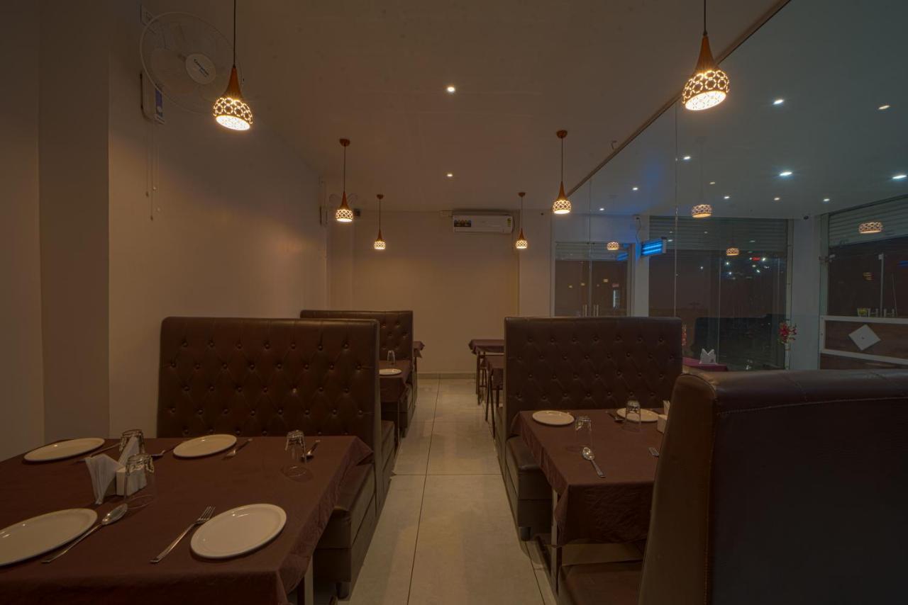 Hotel Saheb Kolhapur Dış mekan fotoğraf
