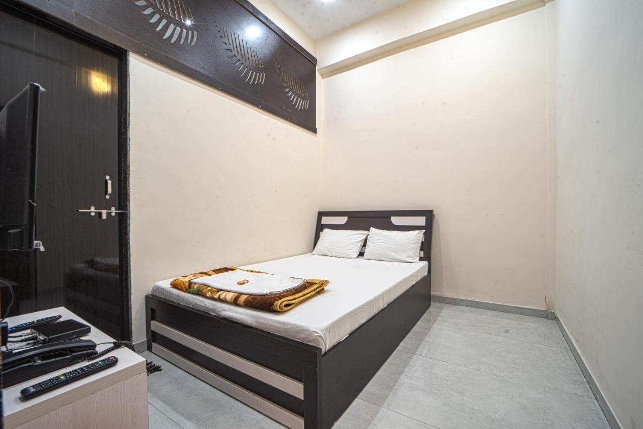 Hotel Saheb Kolhapur Dış mekan fotoğraf