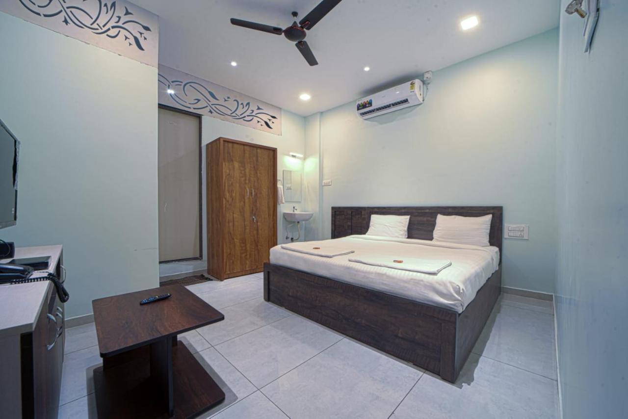Hotel Saheb Kolhapur Dış mekan fotoğraf